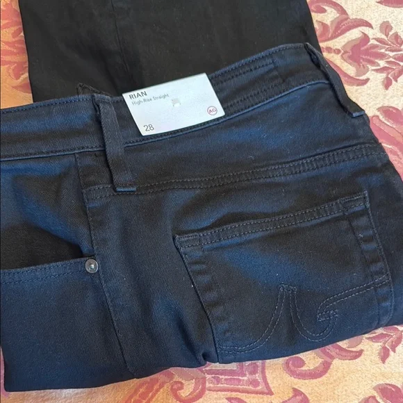 High Rise Black Jeans with Classic Design
